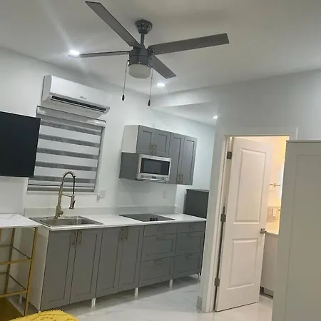 Stunning Deluxe Studio Hialeah Exterior photo