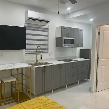 Stunning Deluxe Studio Hialeah Exterior photo