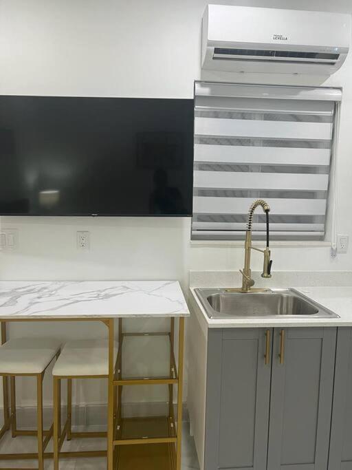 Stunning Deluxe * Hialeah