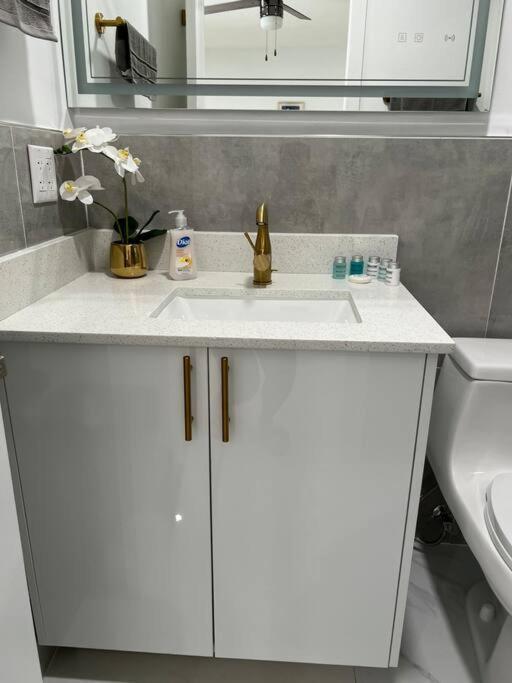 Apartment Stunning Deluxe Hialeah