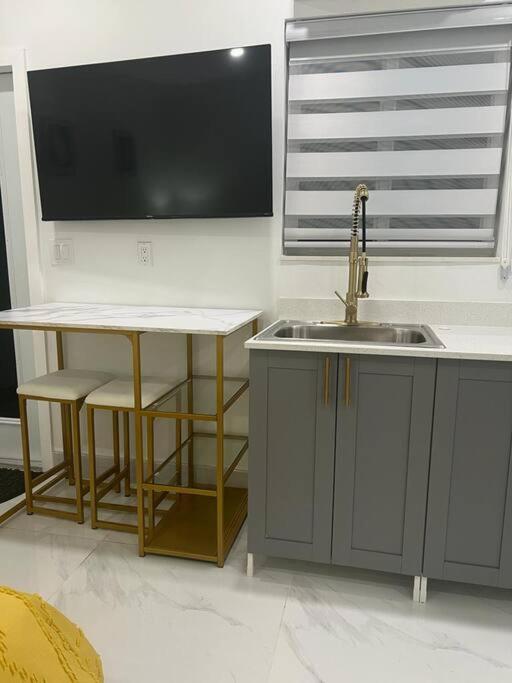Stunning Deluxe * Hialeah